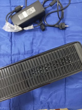 Xbox 360 Slim Negra + Juego F1 2011
