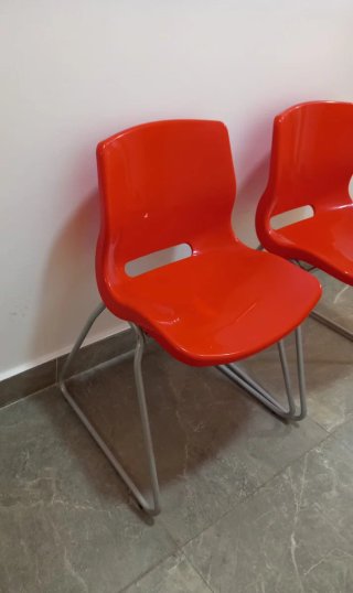 2 Sillas Rojas Plástico