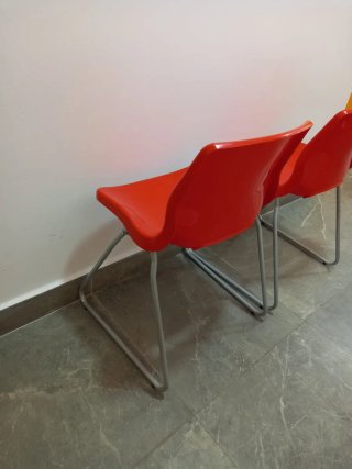 2 Sillas Rojas Plástico