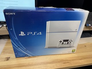 PS4 1TB V.12.00 con VUE Blanco