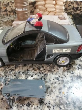 Diorama Robocop - Auto, Robot e Barile