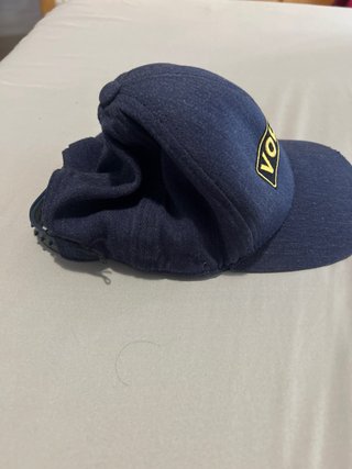 Gorra Volcom Azul y Dorada Talla Única