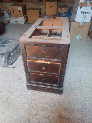 Escritorio antiguo en madera nogal del siglo XIX