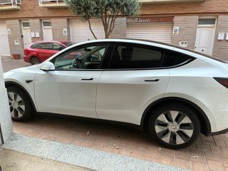 Tesla Model Y 22.000kms