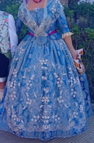 Traje de Fallera azul adamascado