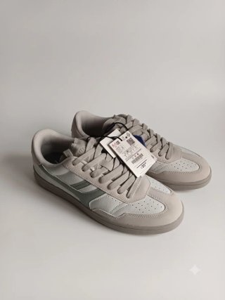 Botines Pull&Bear grises y blancos