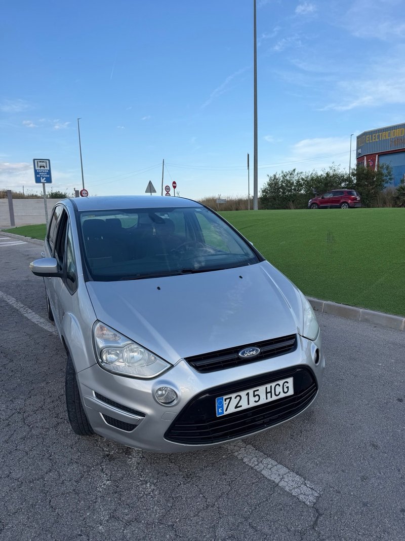 Ford S-MAX 2011 - foto 1