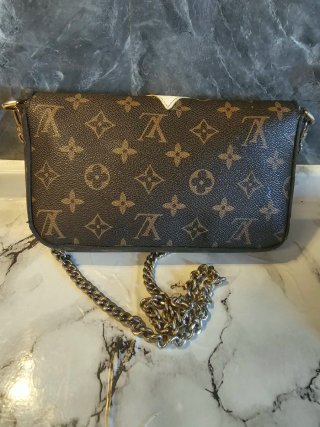 Preowned Louis Vuitton Pochette Felicie