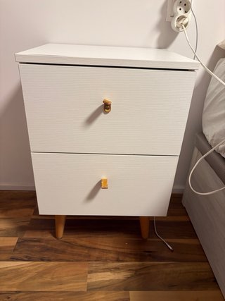 - Cajonera y 2 mesitas de la serie Retro Blanca
