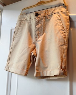 Pantalón corto beige hombre