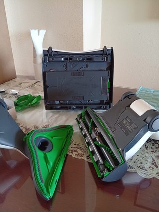 Aspiradora Vorwerk Kobold EB370 + Accesorios
