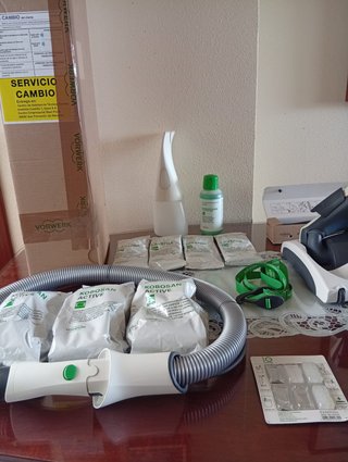 Aspiradora Vorwerk Kobold EB370 + Accesorios