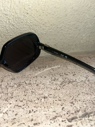 Gafas de sol Guess negras