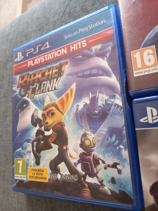 Juegos PS4 en buen estado.