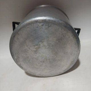 Olla Grande Aluminio con Tapa Negra