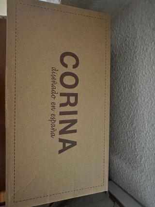 Zapatos Corina Negros con Hebilla Dorada