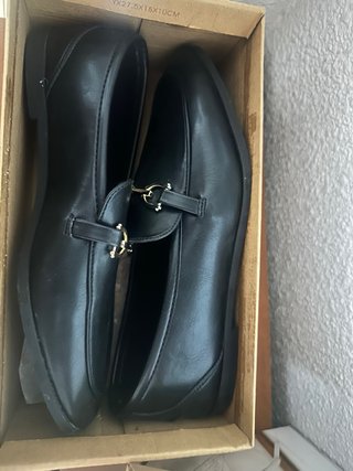 Zapatos Corina Negros con Hebilla Dorada