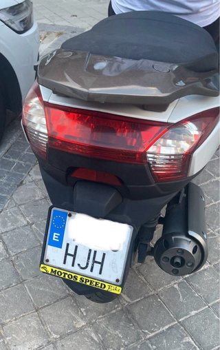 Kymco Super Dink 125cc blanca ITV recién pasada.