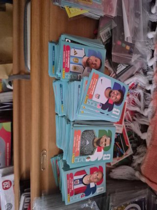 Lotes Stickers Mundial 2026. Leer