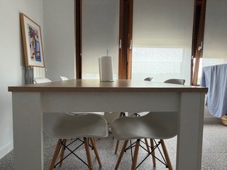 Mesa de comedor + 4 sillas (140x90cm)