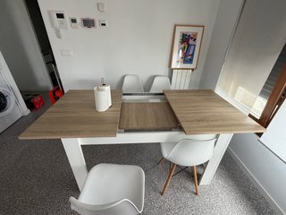 Mesa de comedor + 4 sillas (140x90cm)