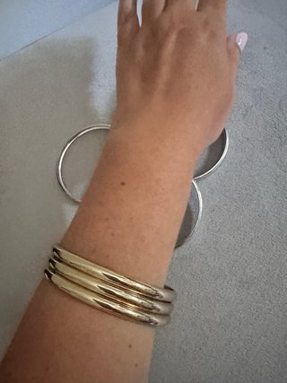 Lote 6 pulseras bisutería doradas y plateadas