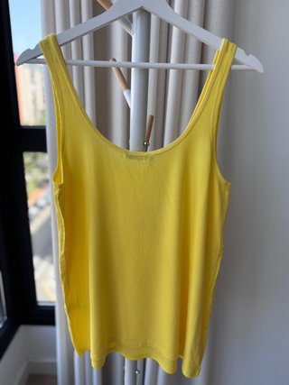 Top Zara canalé amarillo talla L
