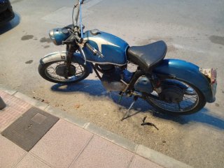 Moto Clásica MV Agusta 160 4T Azul/Blanca