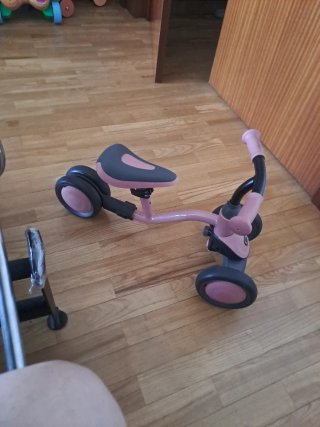 Bicicleta infantil sin pedales rosa