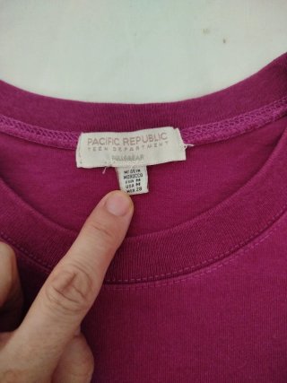Camiseta rosa con estampado Yin Yang