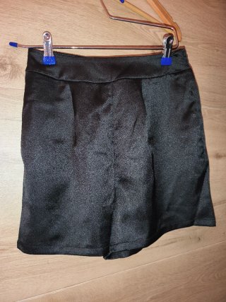 Conjunto 2 pantalones cortos.
