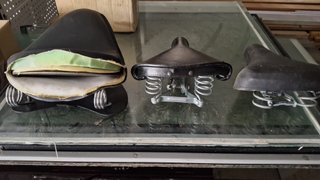 Asientos de bicicleta antiguos (3 unidades)