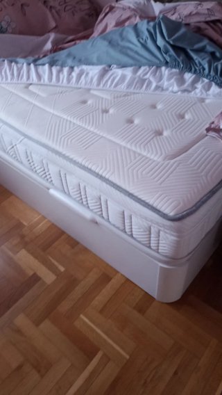 Canapé blanco y colchón 110 cm