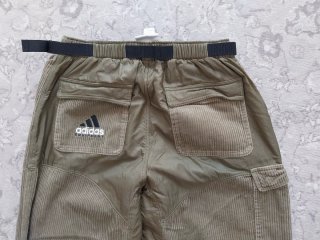 Pantalón verde pana de Adidas Equipment
