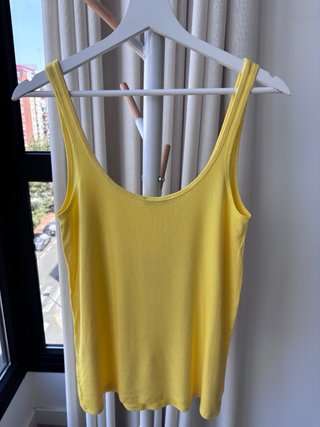 Top canalé amarillo Zara Talla S