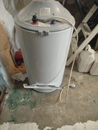 Calentador de agua Centro de 80 litros.