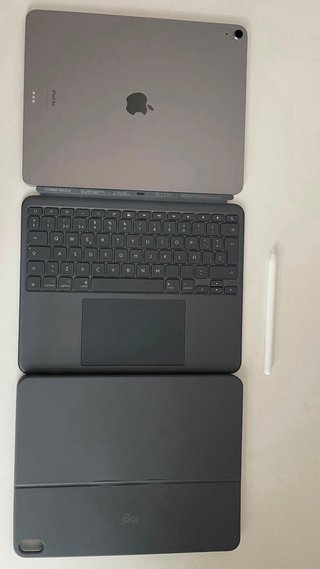 iPad Air 13 M2 + Apple Pencil Pro + Tastiera Logitech