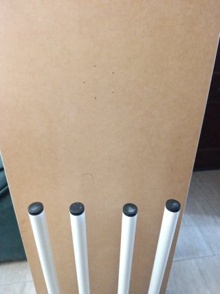 Mesa de escritorio blanca. 200mt x 60 cm.