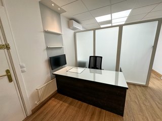 Oficina reformada junto metro de Las Arenas GETXO