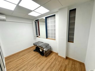 Oficina reformada junto metro de Las Arenas GETXO