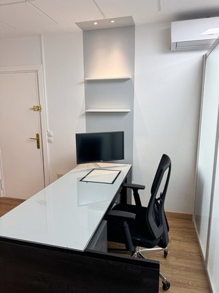Oficina reformada junto metro de Las Arenas GETXO