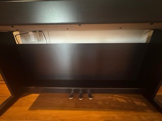 Piano Kawai con banqueta sin daños