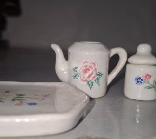 Miniature di porcellana vintage floreali