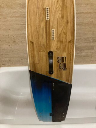 Tabla Kitesurf LIEUWE SHOTGUN AIR 133x40