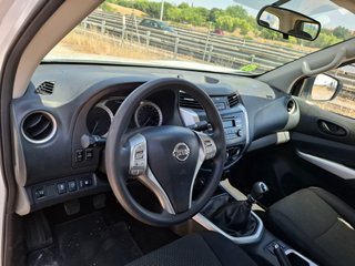 Nissan NP300 Navara doble cabina 4x4