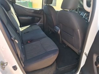 Nissan NP300 Navara doble cabina 4x4