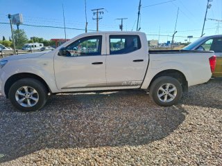 Nissan NP300 Navara doble cabina 4x4