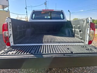 Nissan NP300 Navara doble cabina 4x4