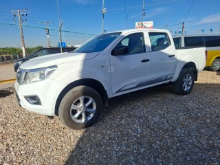 Nissan NP300 Navara doble cabina 4x4