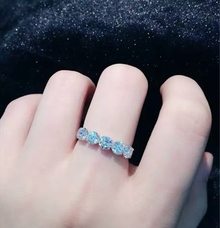Anillo de Plata de Ley 925 con Moissanita